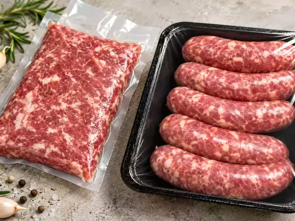 Allerta Salmonella, richiamate salsicciotte e pasta di salame: verifica subito il lotto 49322