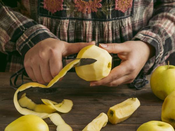Non buttate via la buccia delle mele! Scoprite i suoi incredibili benefici per la salute