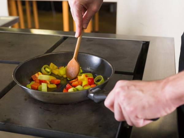 Le padelle antiaderenti sono davvero sicure per la salute? Scopri cosa c'è da sapere su questi strumenti da cucina