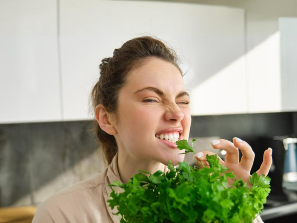 Colesterolo alto: è davvero possibile abbassarlo con una dieta vegana?