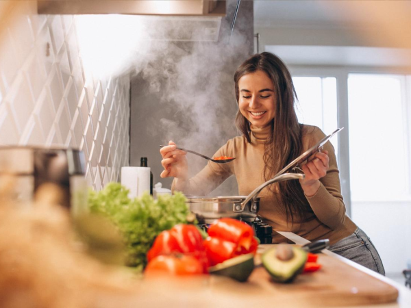 Bolletta troppo alta? 5 segreti per una cucina a basso consumo che nessuno ti dice