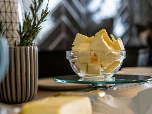 Prezzi alle stelle: 5 alimenti di uso quotidiano che hanno subito i maggiori rincari nel 2025