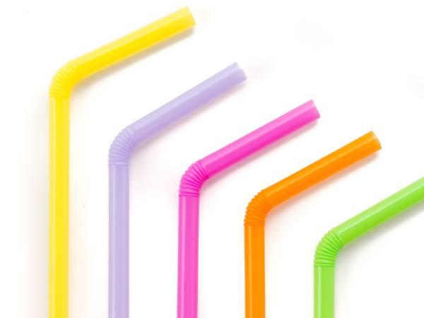 L'ultima decisione di Trump sulle cannucce di plastica ha sollevato un ampio dibattito. Ecco perché!