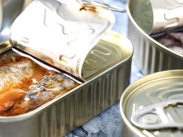 Lattine aperte in frigo: un pericolo nascosto per la tua salute?