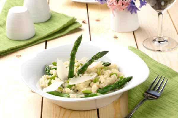 Risotto con gli asparagi: 6 ricette da leccarsi i baffi!