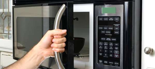 Cucina express: le migliori ricette da preparare con il forno microonde