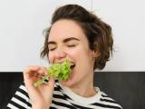 Articoli: Cosa succede al nostro organismo se mangiamo lattuga tutti i giorni?