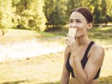 Articoli: Corri, mangia e ripeti: il fenomeno dei food runner che sta rivoluzionando la gastronomia urbana.