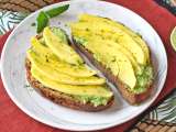 Articoli: L’avocado toast che cambierà la vostra colazione: pronto in 8 minuti e irresistibile