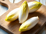 Articoli: Indivia troppo amara? I trucchi semplici per sceglierla, conservarla e cucinarla senza errori (e farvela amare davvero)