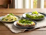 Articoli: Menu del giorno, 23 aprile: freschezza primaverile con bruschette, pasta e torta al pistacchio