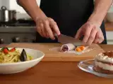 Articoli: Menu del giorno, 17 maggio: involtini di sfoglia di riso, bavette con cozze e tiramisù