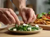 Articoli: Menu vegetariano, 29 maggio: rustici di spinaci, spaghetti cremosi e dolci tentazioni al pistacchio