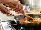 Articoli: Menu vegetariano, 30 maggio: un viaggio tra olive croccanti, insalata fresca e tiramisù al limone