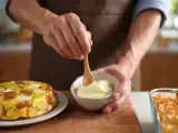 Articoli: Menu del giorno, 15 giugno: un aperitivo veloce, una frittata ricca e una torta irresistibile