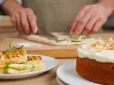 Menu vegetariano, 11 giugno: un viaggio di sapori con halloumi, pizza e dolce al cocco