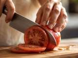 Articoli: Attenzione: 5 ingredienti potrebbero danneggiare i vostri coltelli senza che ve ne accorgiate