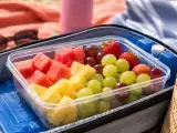 Articoli: Frutta in spiaggia: gli errori più comuni che la rovinano prima dello spuntino e come evitarli
