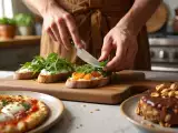 Articoli: Menu del giorno, 3 luglio: sapori estivi con bruschette, piadine e dolce marocchino