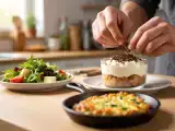 Articoli: Menu del giorno, 5 luglio: un viaggio tra tortilla bowl, clafoutis e tiramisù