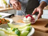 Articoli: Menu vegetariano, 2 luglio: freschezza estiva con carpaccio di anguria, tabulé e gelato ai lamponi