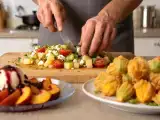 Articoli: Menu vegetariano, 14 luglio: fiori di zucca fritti e insalata di patate con pesca melba
