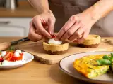 Articoli: Menú vegetariano, 9 de julio: muffins de tomate y mozzarella, frittata de calabacín y cheesecakes veganos