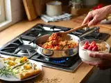 Articoli: Menu del giorno, 23 luglio: focaccia con fiori di zucca, quinoa alle verdure e freschezza di fragole