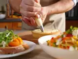 Articoli: Menu vegetariano, 30 luglio: sapori estivi con bruschette, pasta fredda e crostata di frutti di bosco