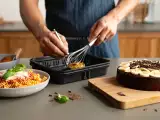 Articoli: Menu vegetariano, 3 agosto: muffin alle zucchine, fusilli al pesto di peperoni e torta banane e cioccolato