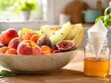 Articoli: Addio moscerini: il rimedio naturale e semplicissimo per liberare la frutta estiva senza prodotti chimici