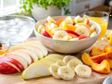 Articoli: Frutta tagliata che annerisce subito? Scopri metodi pratici oltre al limone per mantenerla fresca