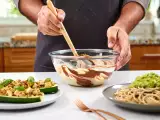Articoli: Menu vegetariano, 23 agosto: zucchine ripiene, spaghetti al pesto di avocado e torta marmorizzata