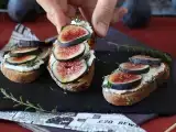 Articoli: Bruschetta con fichi, miele e formaggio fresco: il mix cremoso e croccante che conquista l'aperitivo