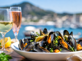Cozze e vino: come abbinare bianchi, bollicine e rosati per valorizzare ogni sapore