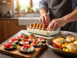 Articoli: Menu del giorno, 24 agosto: pizzette di melanzane, peperoni farciti e tiramisù albicocche e pistacchi