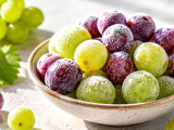 Articoli: Hai mai provato a congelare l'uva? Il trucco fresco che trasforma il frutto in snack irresistibile