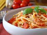 Articoli: 11 ricette irresistibili di pasta al pomodoro da fare ora, con i pomodori estivi al massimo