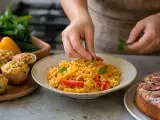 Articoli: Menu del giorno, 31 agosto: muffins salati alle zucchine, pasta cremosa con peperoni e torta di fichi freschi