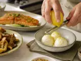 Articoli: Menú diario, 2 de septiembre: setas fritas crujientes, salmón marinado con miso y helado de ricotta