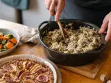 Articoli: Menu végétarien, 4 septembre : poêlée colorée de courgettes et carottes, un riz savoureux au chou et champignons, et une tarte aux pommes et figues
