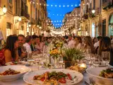 Articoli: La cena straordinaria a Catanzaro: 400 metri di tavola, chef stellati e Calabria da assaggiare