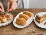 Articoli: Menu del giorno, 4 ottobre: rustici con wurstel, croquetas spagnole e torta di carote e mandorle