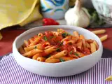 Articoli: Una lattina di pomodori e la cena è risolta: idee per la pasta che trasformano un ingrediente base della dispensa in un vero e proprio pasto