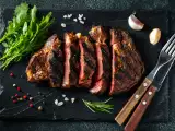 Articoli: La vostra carne perde troppo succo appena la tagliate? Il semplice trucco di aspettare qualche minuto può cambiare il risultato