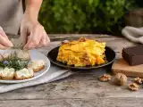 Articoli: Menu del giorno, 9 ottobre: crostini al lardo di Colonnata, lasagne autunnali e tortino di cioccolato e fagioli rossi