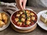 Articoli: Menu del giorno, 10 ottobre: cornetti salati, fagioli rossi al forno e torta di mele