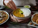 Articoli: Menu vegetariano, 11 ottobre: sapori avvolgenti in un curry di lenticchie e deliziose tatin