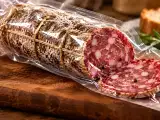 Articoli: Richiamo per Salmonella, coinvolto un salame lucano: controlla subito il lotto in casa