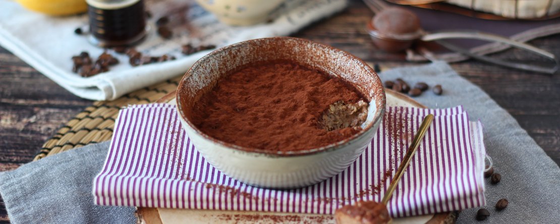 Overnight oat tiramisù: la colazione salutare con un tocco di golosità